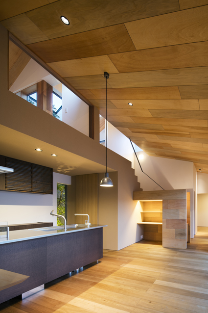 愛媛の木の壁の吹抜けﾘﾋﾞﾝｸﾞﾀﾞｲﾆﾝｸﾞ住宅設計